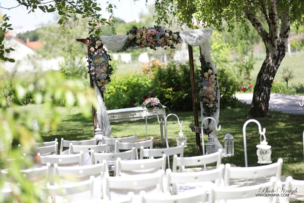 Plauter Kúria Veľký Meder – historická budova hotela, zrkadlová sála pre svadobnú hostinu a svadobný obrad v záhrade