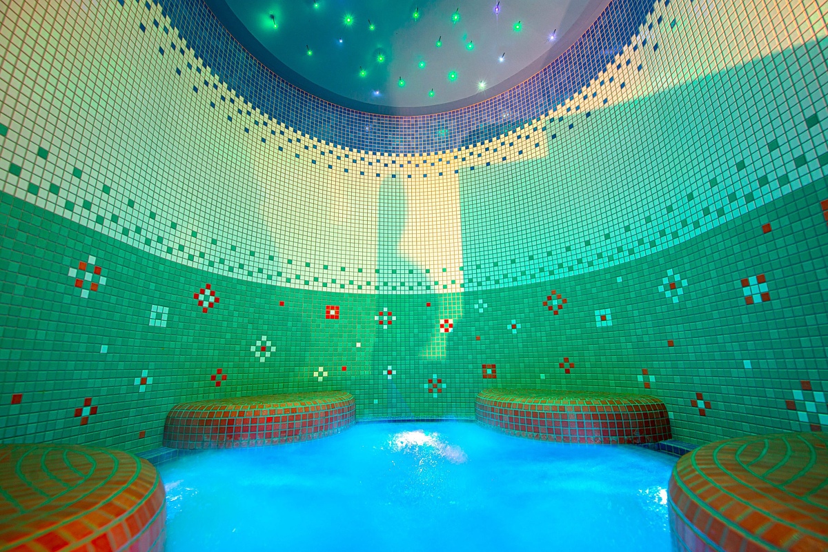 Wellness Hotel Jason, Hotel Jason, svadobná sála, svadba na považí, Naša svadba, svadobný vyhľadávač, svadobná sála, svadobné priestory, svadobné miesto, miesto na svadbu, svadba s ubytovaním, svadba na Vršatci, svadba v prírode, Vršatecké Podhradie, svadobná cesta, rozlúčka so slobodou, medové týždne, wellness, bazén, ubytovanie svadobných hostí