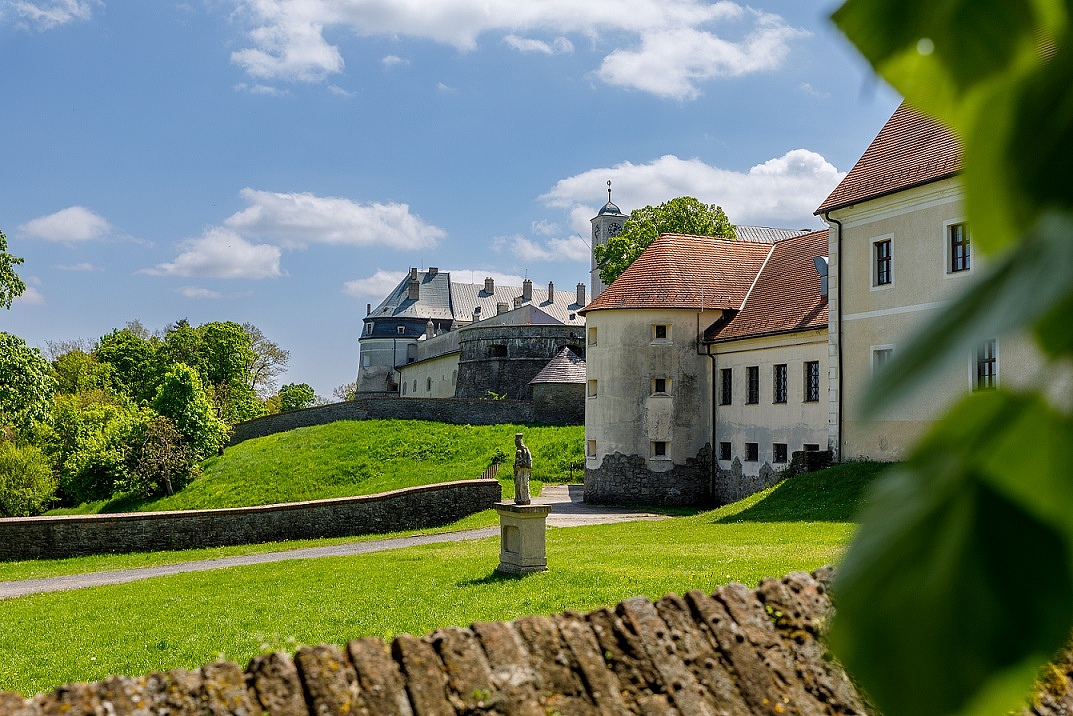Hrad Červený kameň, svadba na hrade, svadobný obrad, svadobná sála, svadobné priestory, Naša svadba, svadobný vyhľadávač, svadba, hrad