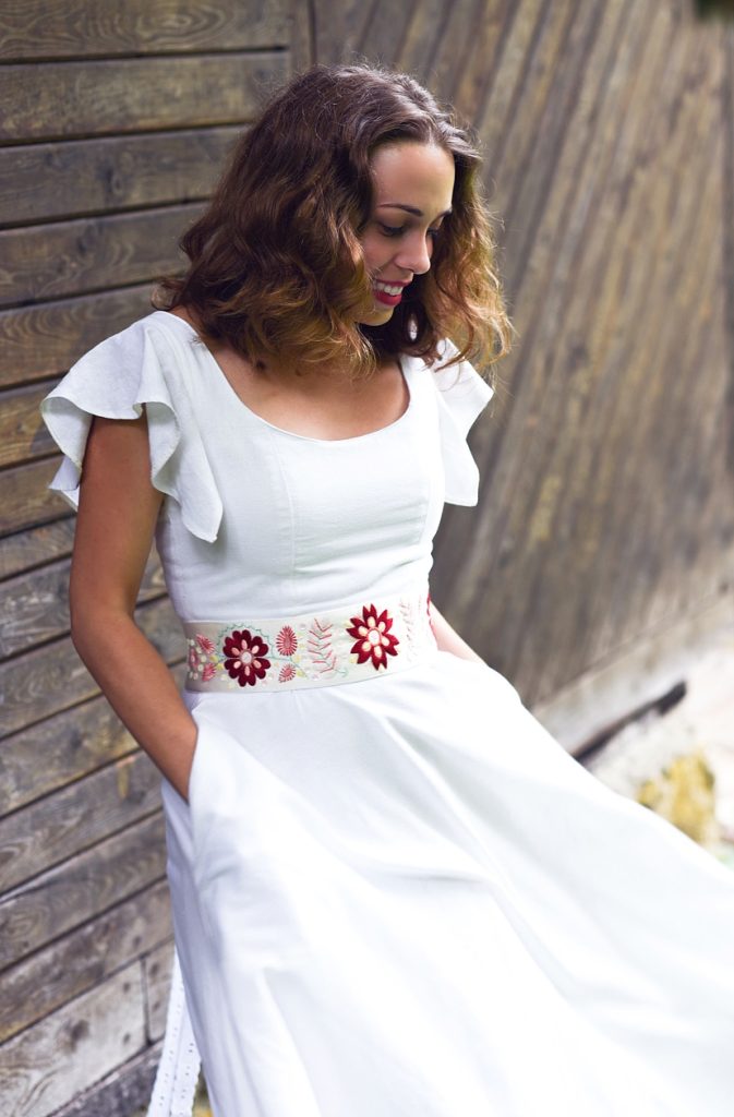 Folková, svadobné šaty, slovenské, netradičné svadobné šaty, tradičné svadobné šaty, s výšivkou
