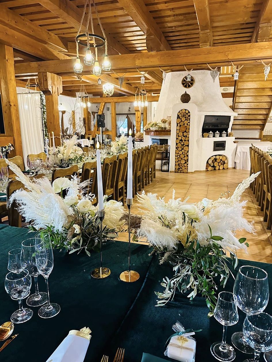 Kúria na Táloch - zažite rozprávkovú svadbu s výhľadom na Chopok. Priestory pre 120 hostí, obrad v prírode a poctivá lokálna gastronómia.