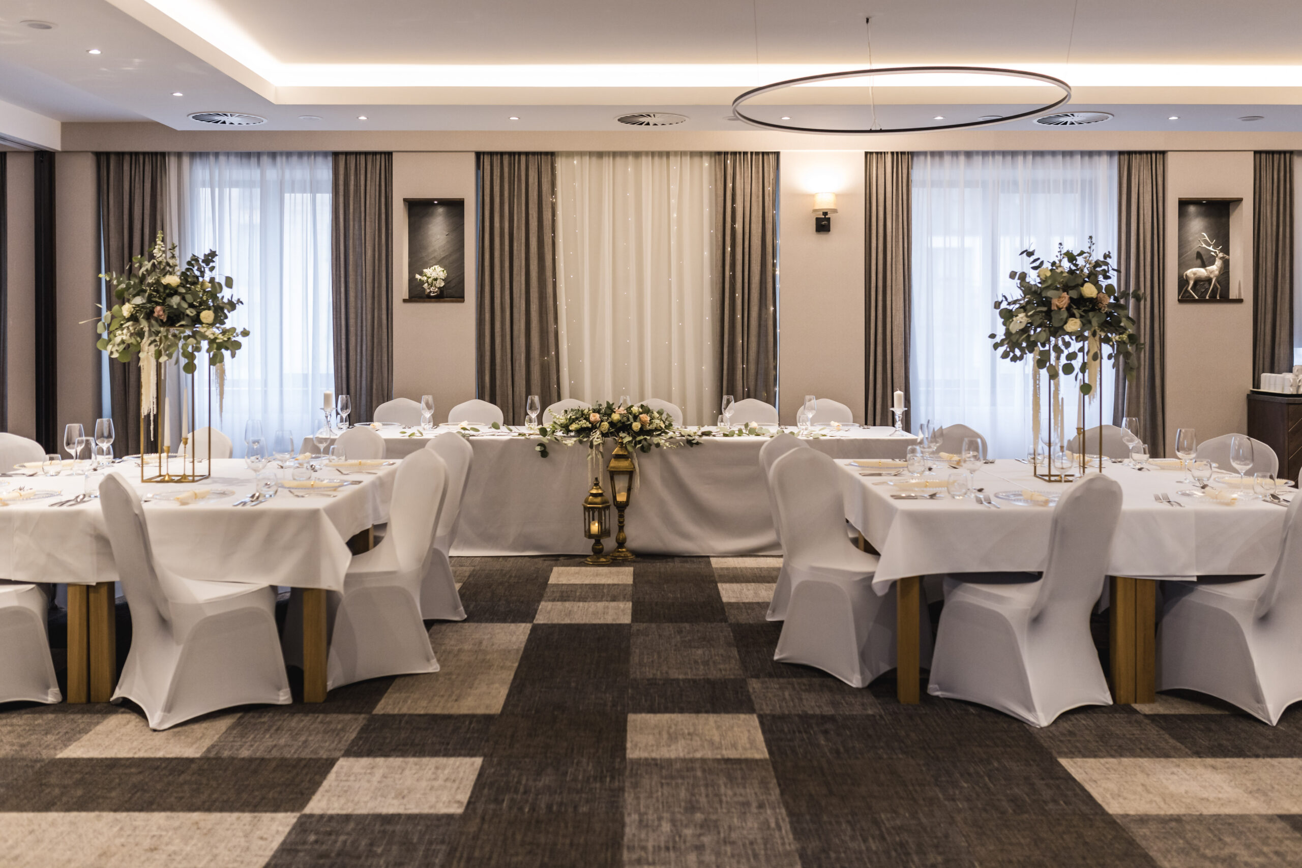 Arietes Marmont Resort – svadobný obrad v altánku pod Vysokými Tatrami, svadobná sála pre 100 hostí v Tatranskej Štrbe aj s ubytovaním svadobných hostí.