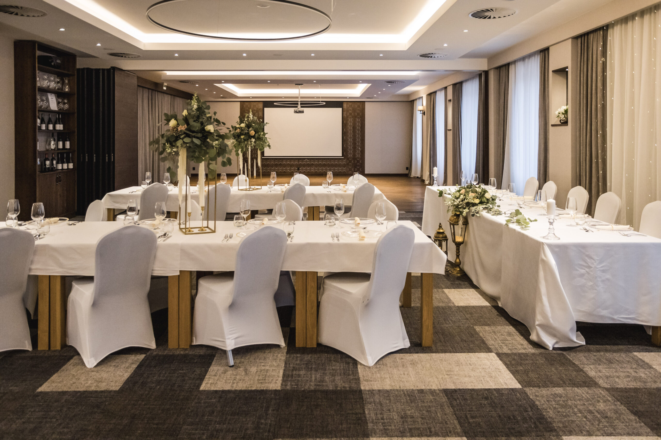 Arietes Marmont Resort – svadobný obrad v altánku pod Vysokými Tatrami, svadobná sála pre 100 hostí v Tatranskej Štrbe aj s ubytovaním svadobných hostí.