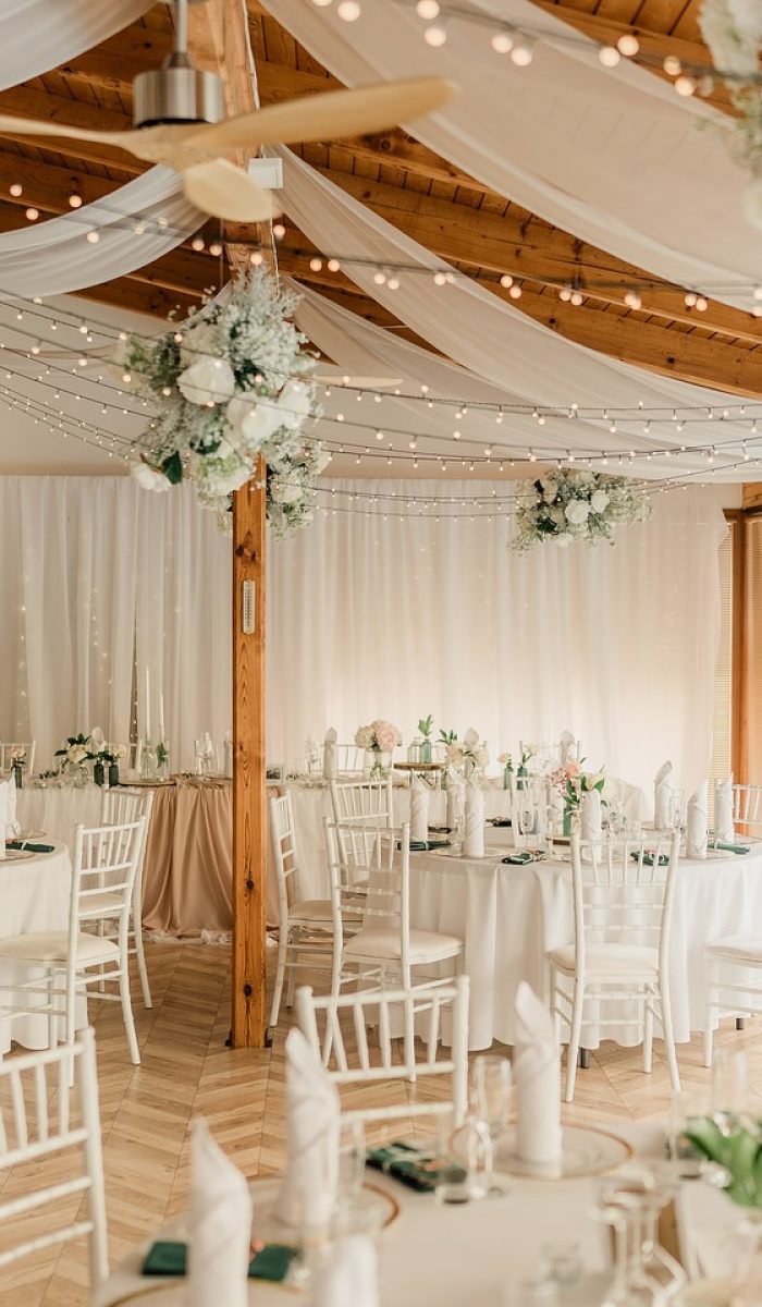 Svadba pri Topoľčanoch v Hoteli DAVID Bošany: Hotel DAVID – svadobný priestor s obradom pod holým nebom v parku s tromi jazierkami a kapacitou až 110 hostí.